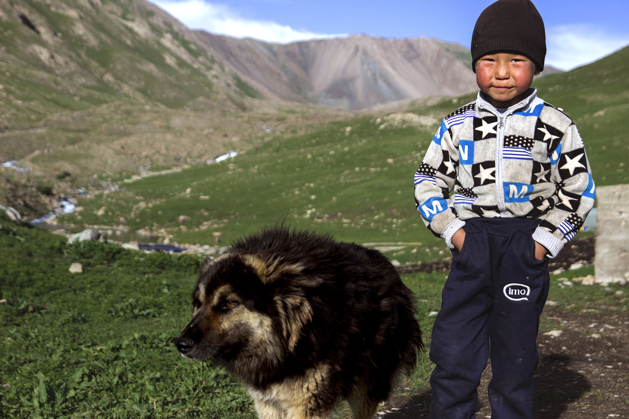 Petit garçon du Kirghizistan