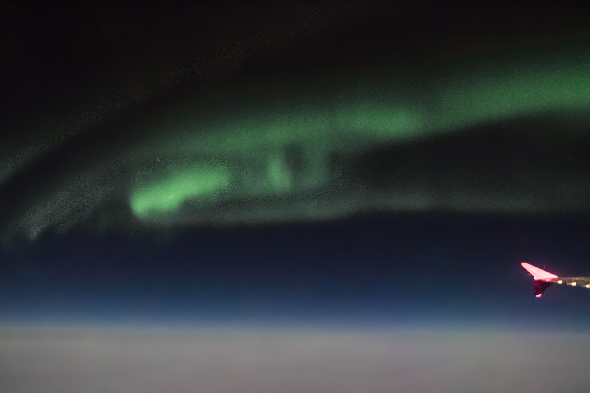Les aurores boréales vues de l'avion.