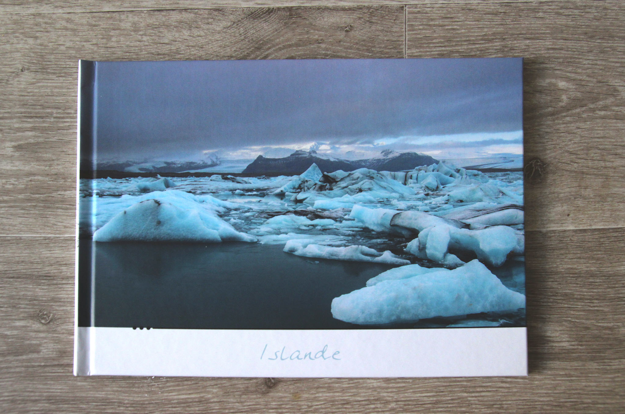 Un de mes livres photos sur l'Islande crée via PhotoInPress